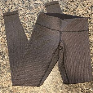 Lululemon Wunder Under pant size 4